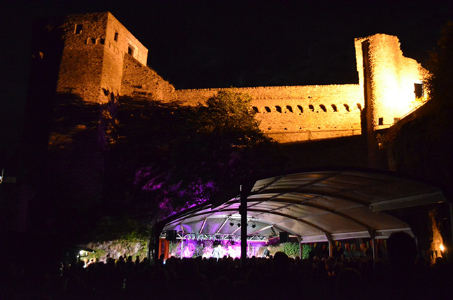 Erstes Konzert auf Burg Hohenstein mit der Simon & Garfunkel Revivalband Erstes Konzert auf Burg Hohenstein mit der Simon & Garfunkel Revivalband